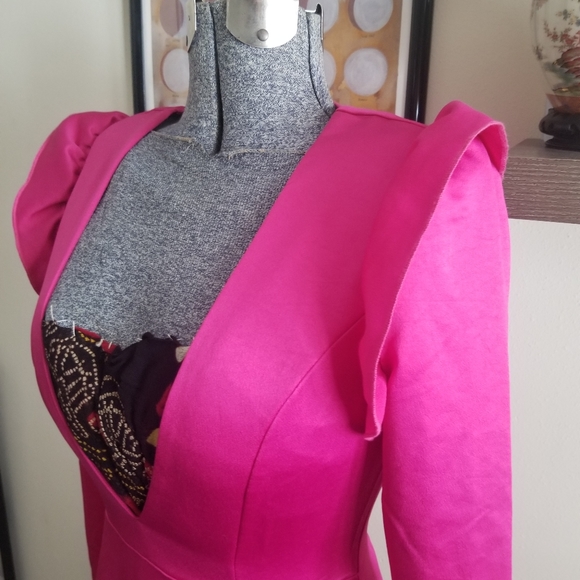 Deep V dress - Picture 6 of 12